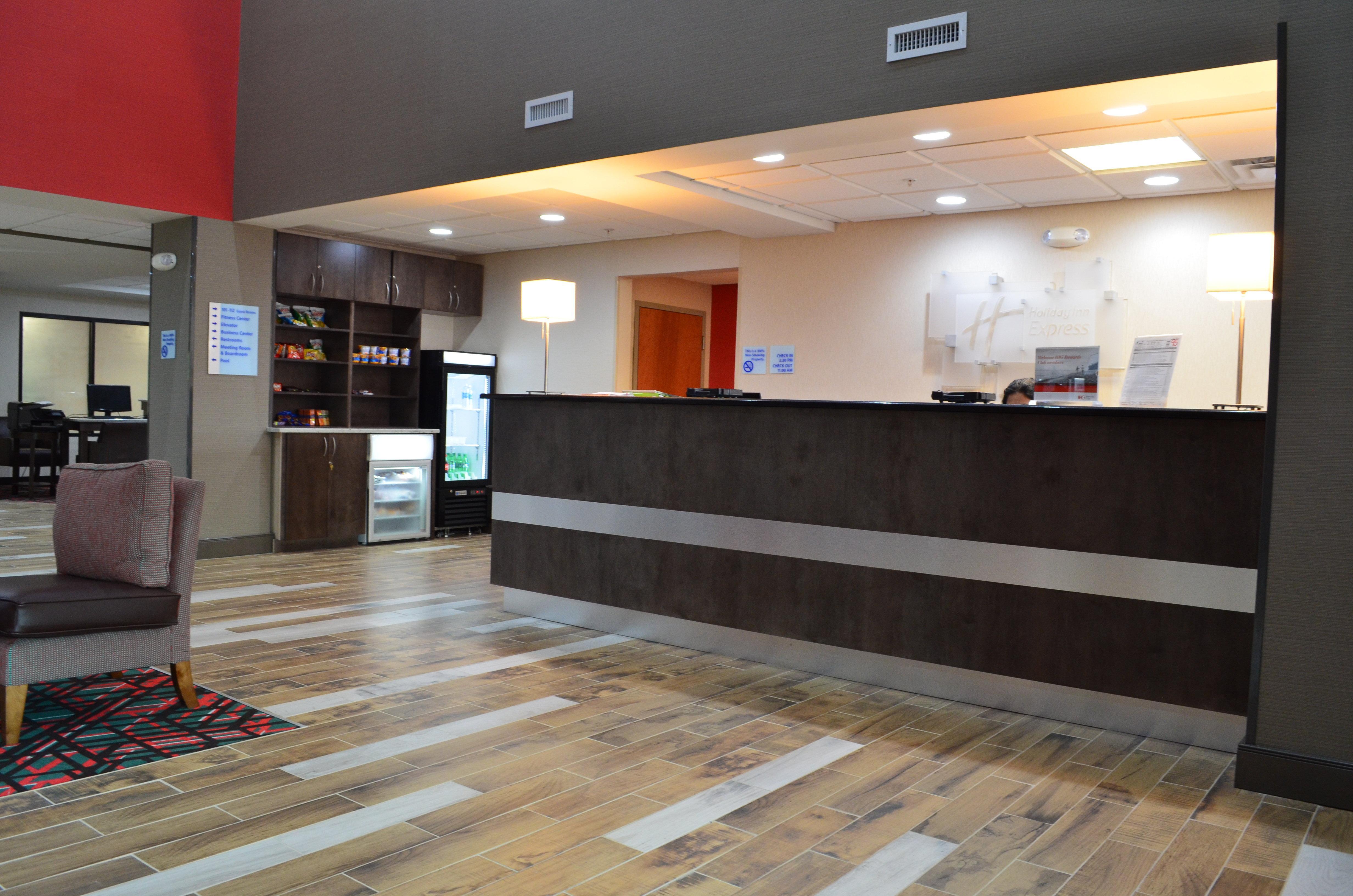 Holiday Inn Express Madison Exterior foto